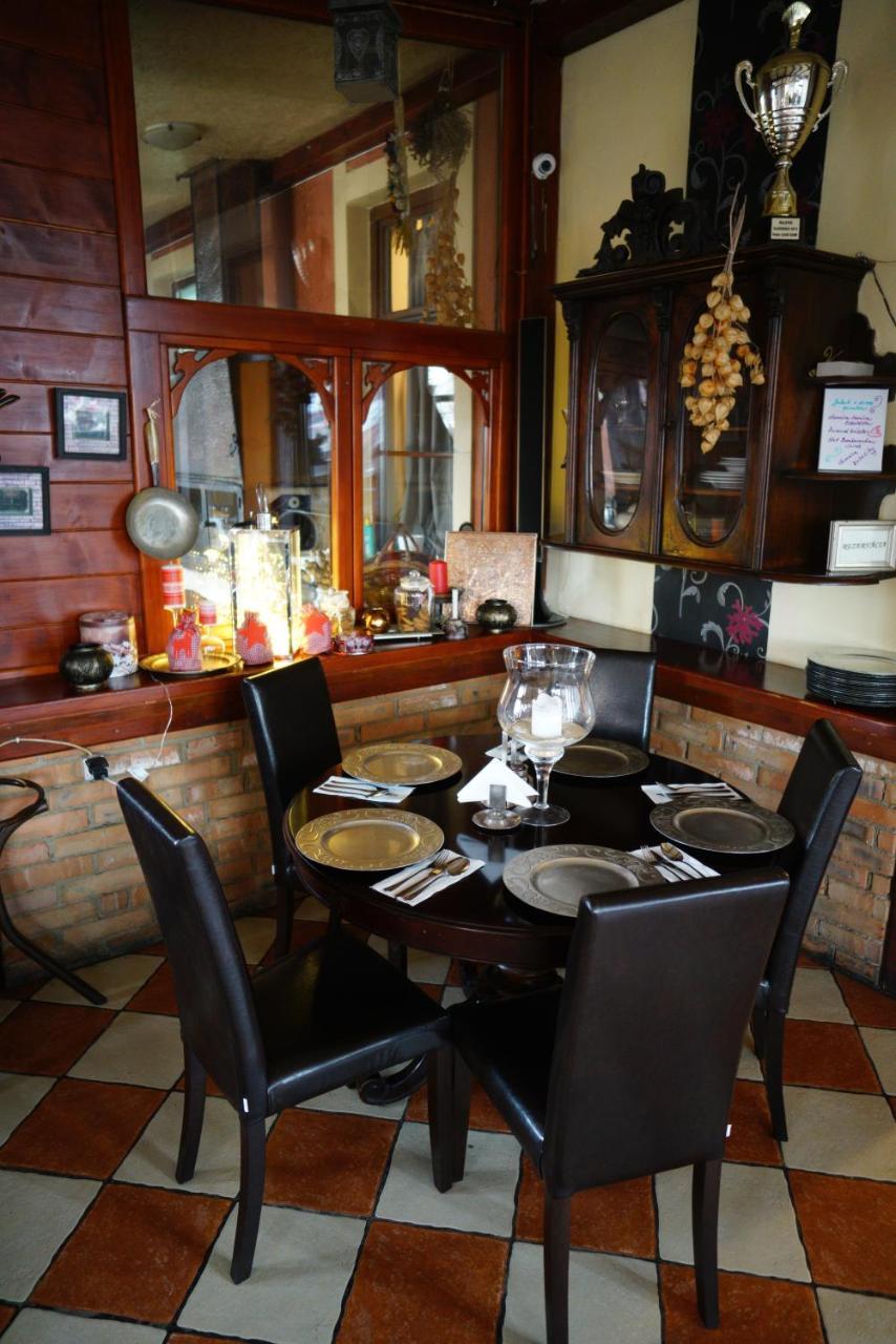 פופראד Penzion Restaurant Jakub מראה חיצוני תמונה